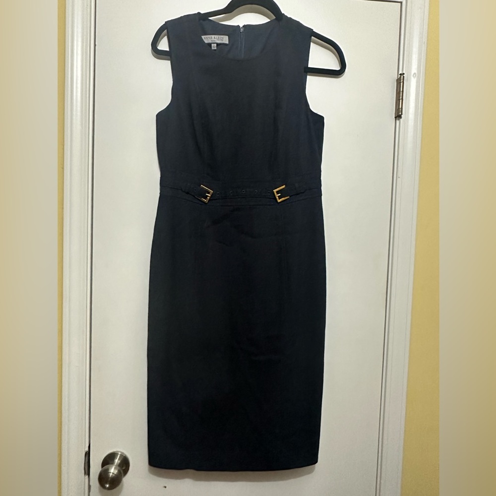 Anne Klein dress with gold accent. Size 8 excellent condition.